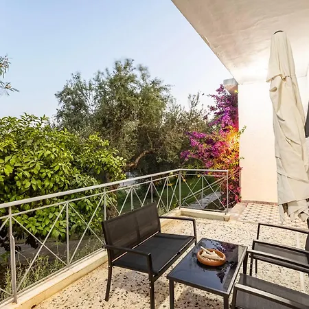 Myrtia Olive Hideaway - Rustic Retreat With Private Garden